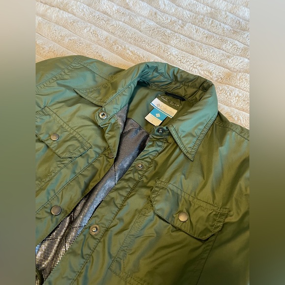 Columbia Women's Peak Meets Street Shirt Jacket - Picture 6 of 7